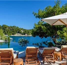 Spectacular 4 Bedroom Luxury Villa with Infinity Pool on Brac Island, sleeps 8